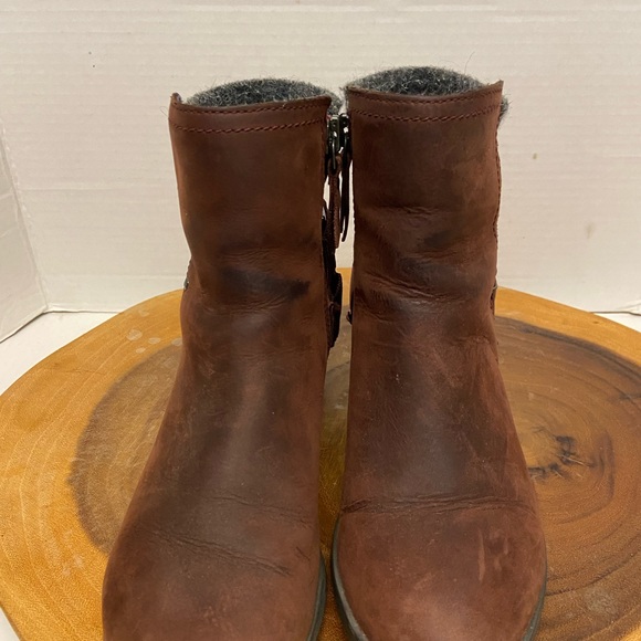 SOREL Rusty Red Leather Distressed Ankle Boots - Picture 3 of 9